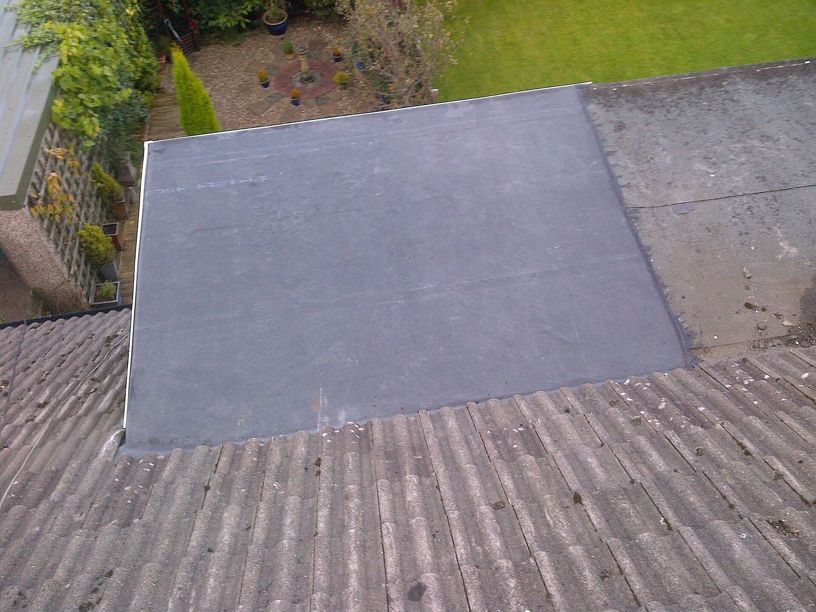 A rubber flat roof on a home extension